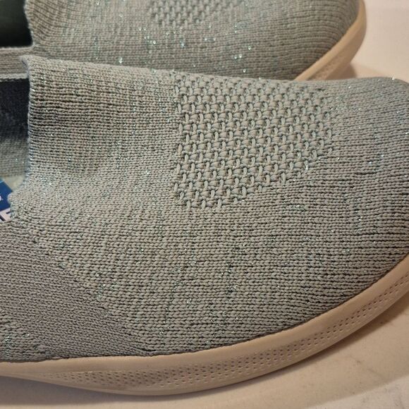 Skechers 9.5 New - Picture 3 of 9